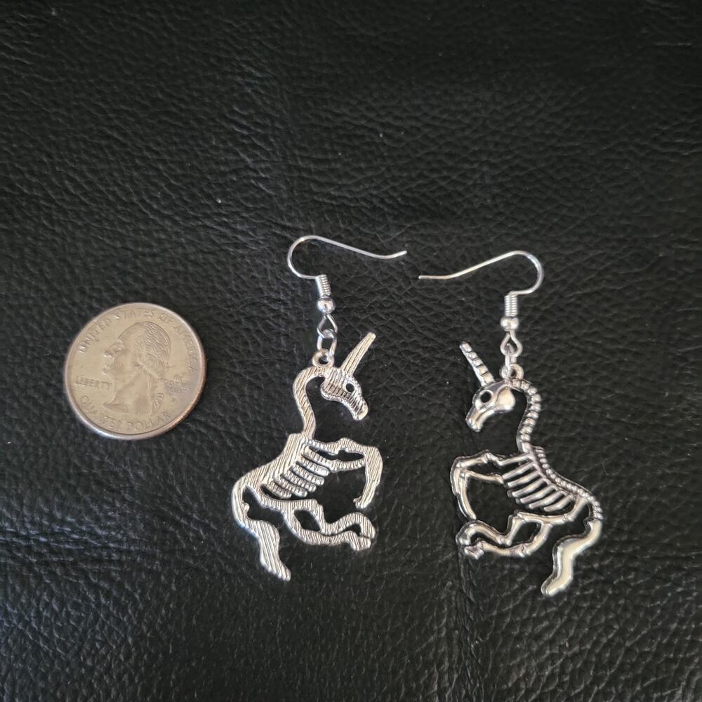 Zombie unicorn skeleton earrings - Picture 4 of 4